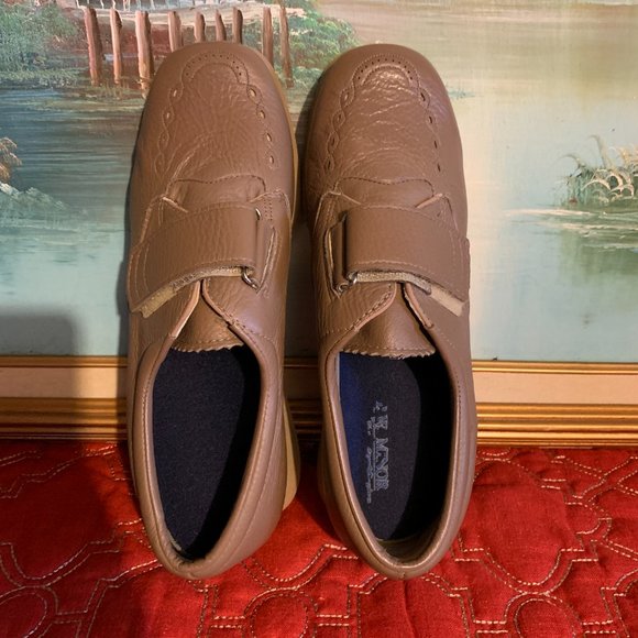 P W Minor Women's Shoes Extra Depth Taupe Tan Straps Size 9D Wide - Picture 12 of 13